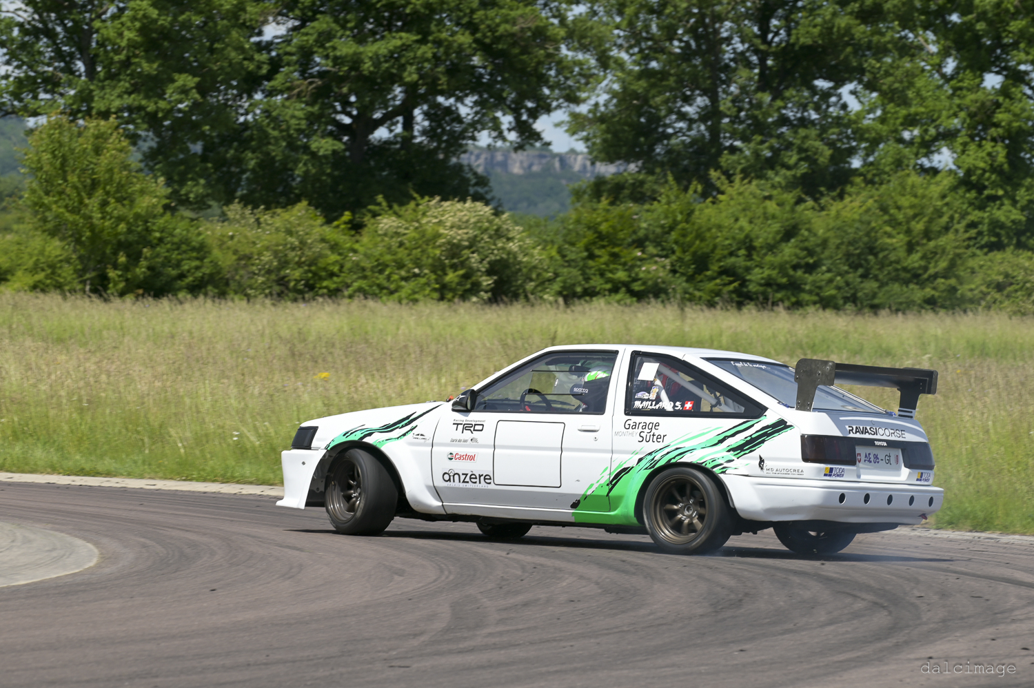 Voiture sur le circuit de pouilly - asaav.ch
