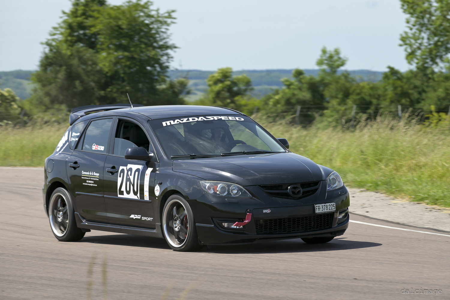 Voiture sur le circuit de pouilly - asaav.ch