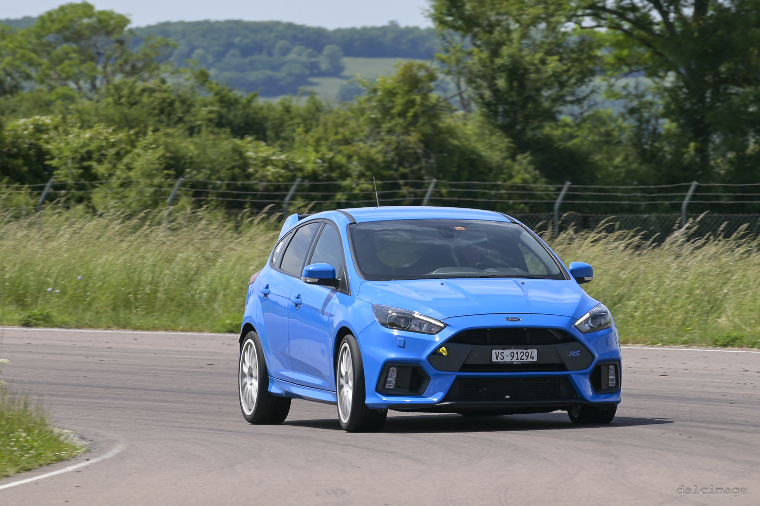 Voiture sur le circuit de pouilly - asaav.ch