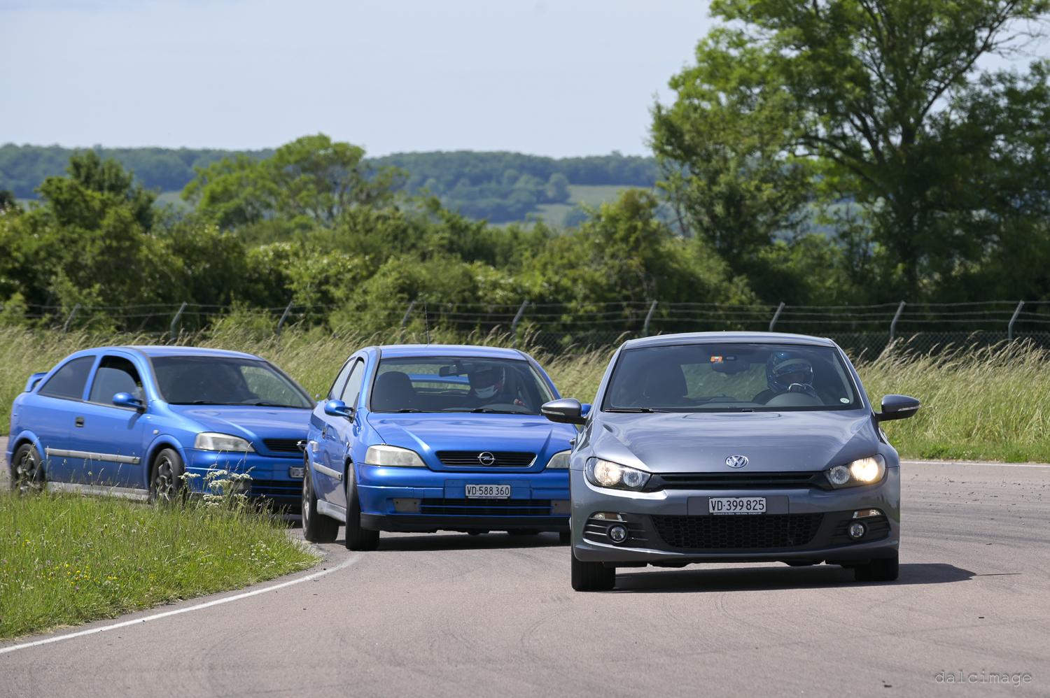 Voiture sur le circuit de pouilly - asaav.ch