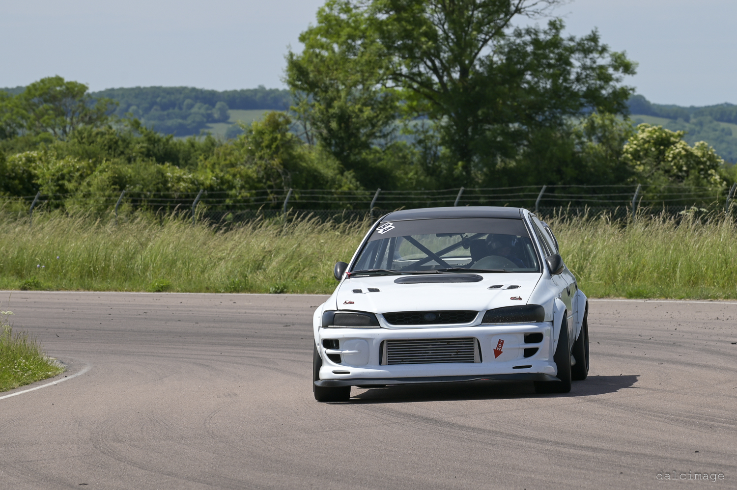 Voiture sur le circuit de pouilly - asaav.ch