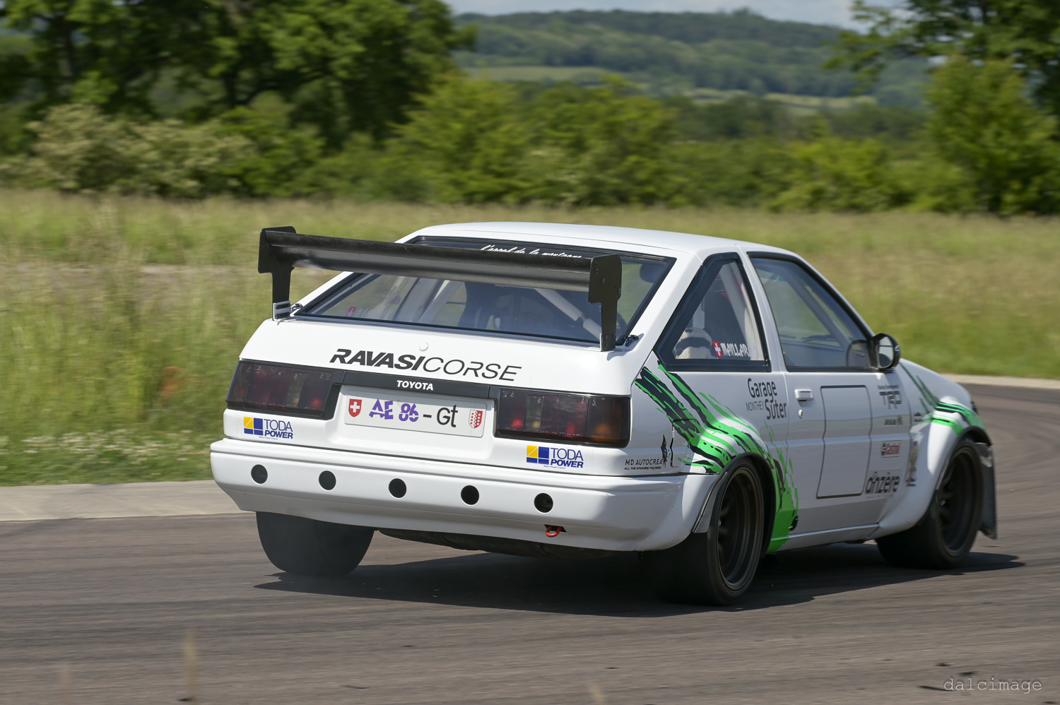 Voiture sur le circuit de pouilly - asaav.ch