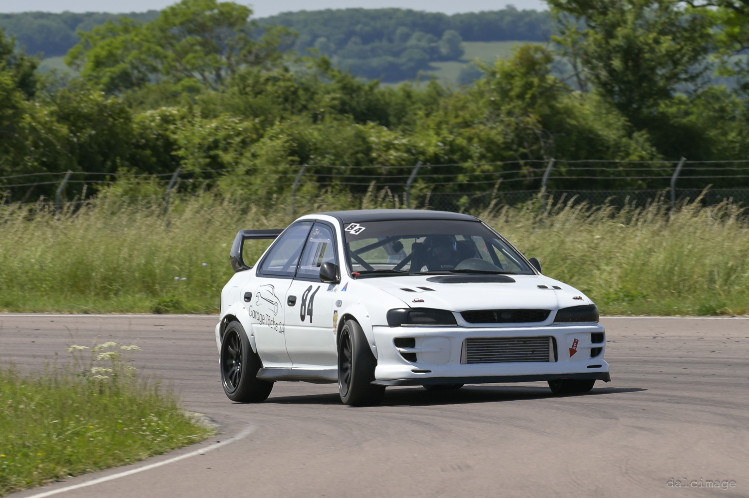 Voiture sur le circuit de pouilly - asaav.ch