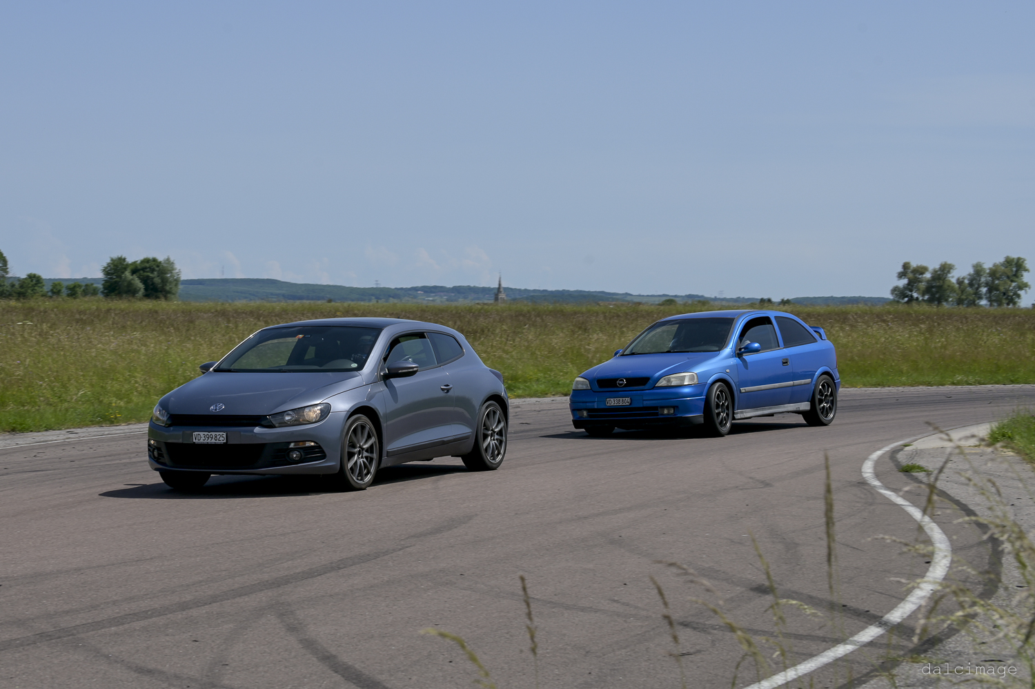 Voiture sur le circuit de pouilly - asaav.ch