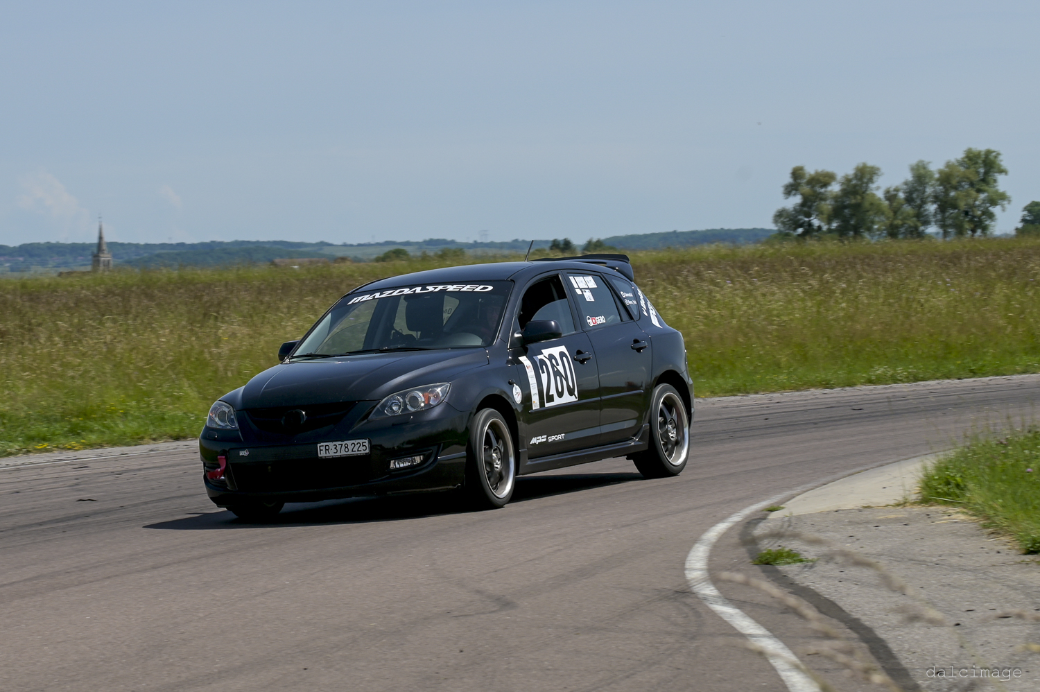 Voiture sur le circuit de pouilly - asaav.ch