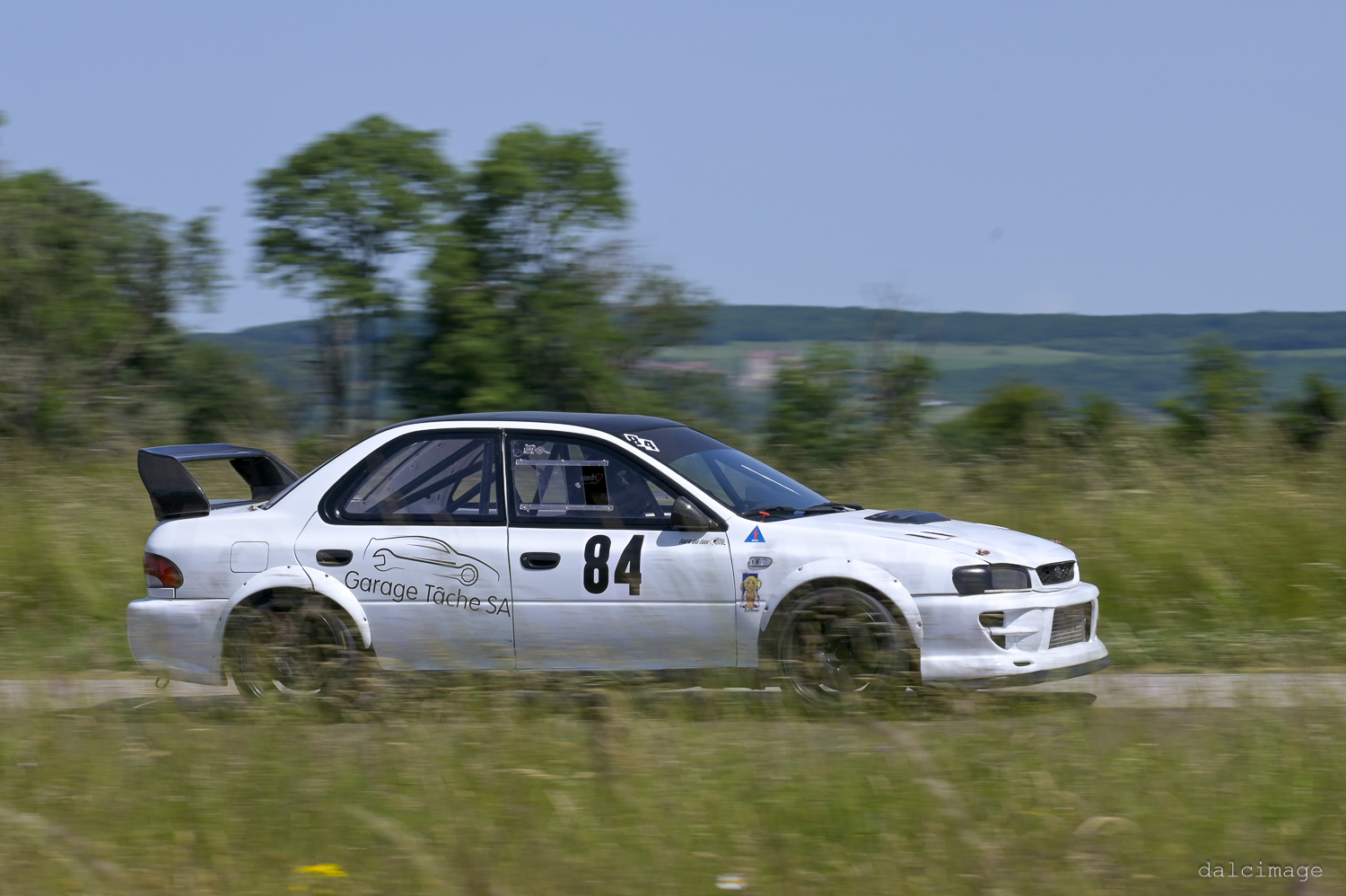 Voiture sur le circuit de pouilly - asaav.ch