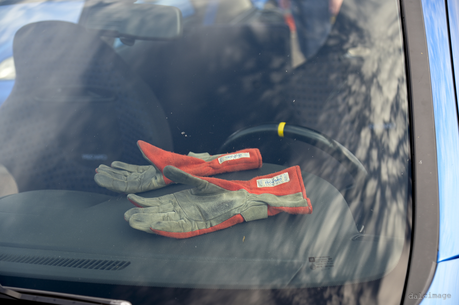 Voiture sur le circuit de pouilly - asaav.ch