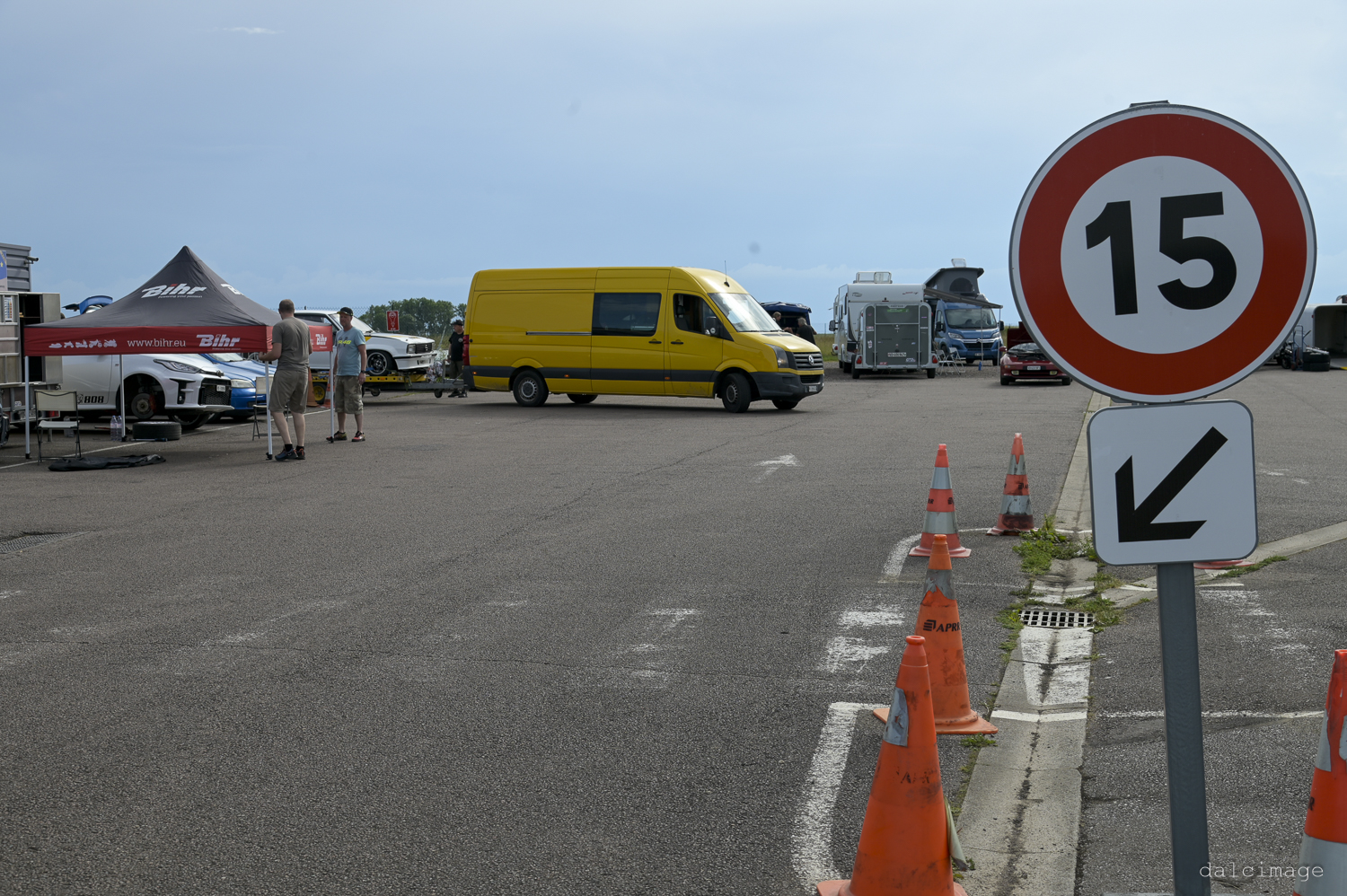 Voiture sur le circuit de pouilly - asaav.ch