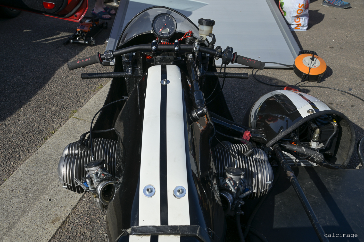 Voiture sur le circuit de pouilly - asaav.ch