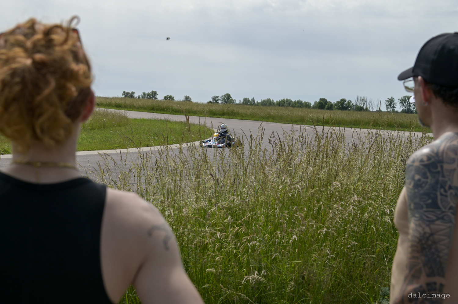 Voiture sur le circuit de pouilly - asaav.ch