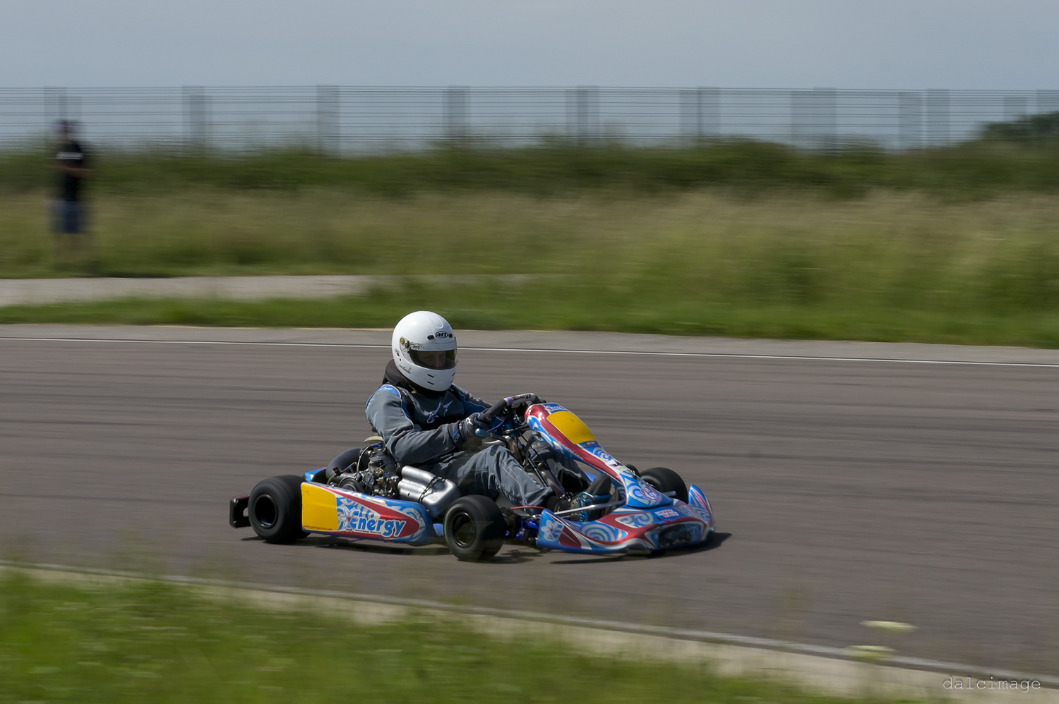 Voiture sur le circuit de pouilly - asaav.ch