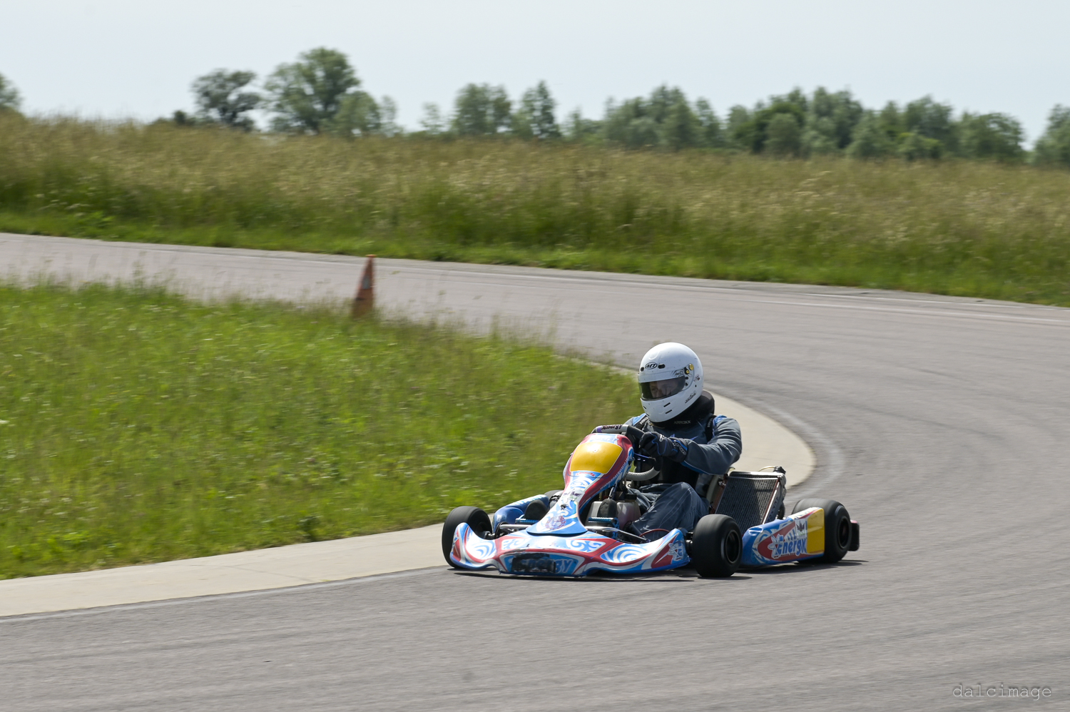 Voiture sur le circuit de pouilly - asaav.ch