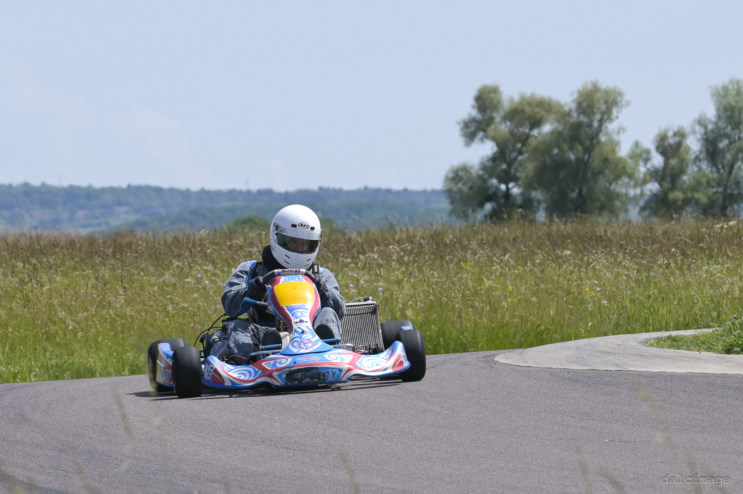Voiture sur le circuit de pouilly - asaav.ch