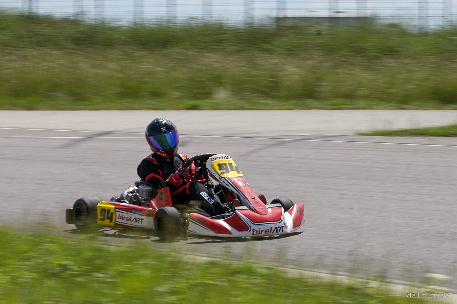 Voiture sur le circuit de pouilly - asaav.ch