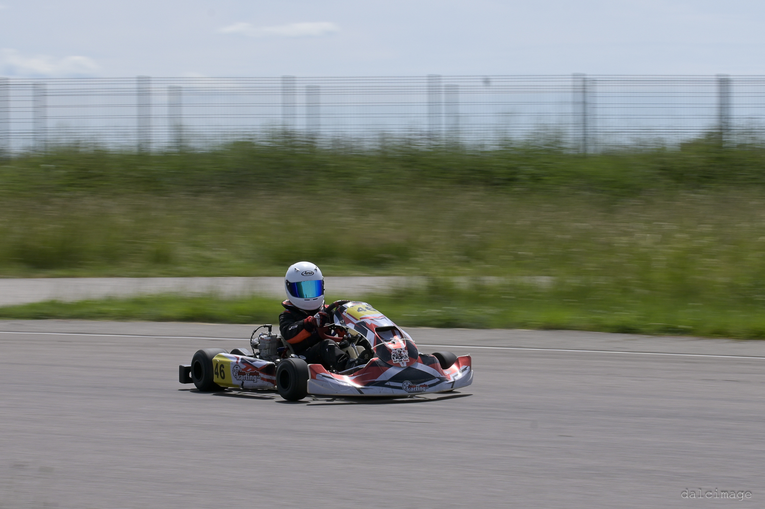 Voiture sur le circuit de pouilly - asaav.ch