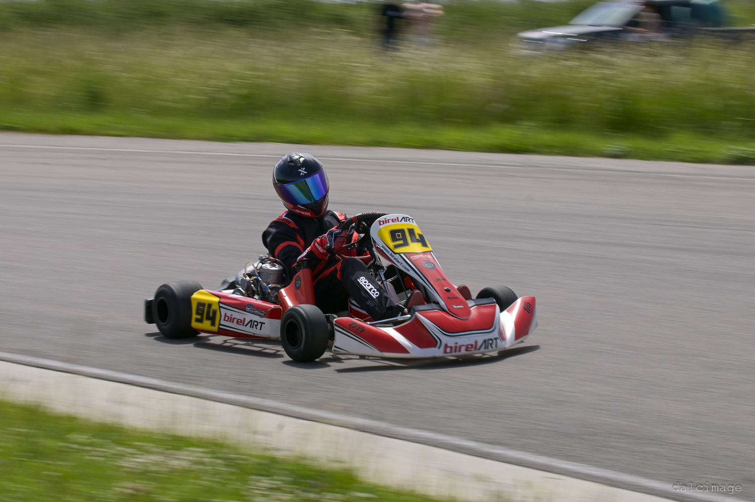 Voiture sur le circuit de pouilly - asaav.ch