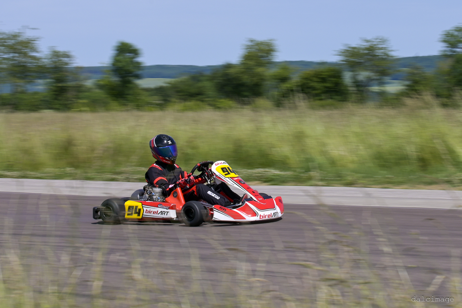 Voiture sur le circuit de pouilly - asaav.ch