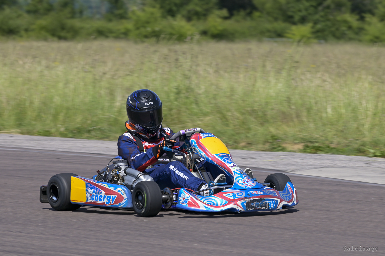 Voiture sur le circuit de pouilly - asaav.ch