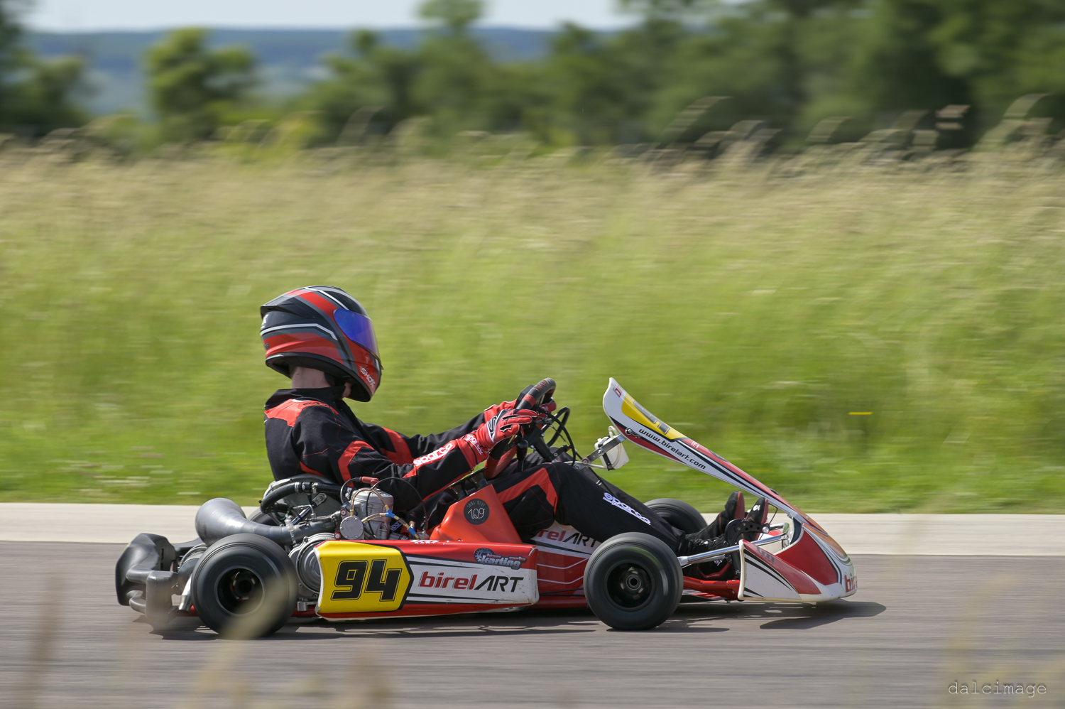 Voiture sur le circuit de pouilly - asaav.ch