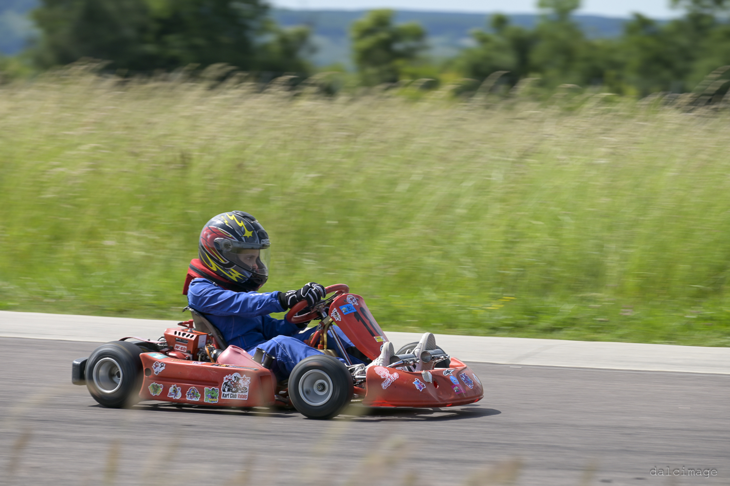 Voiture sur le circuit de pouilly - asaav.ch