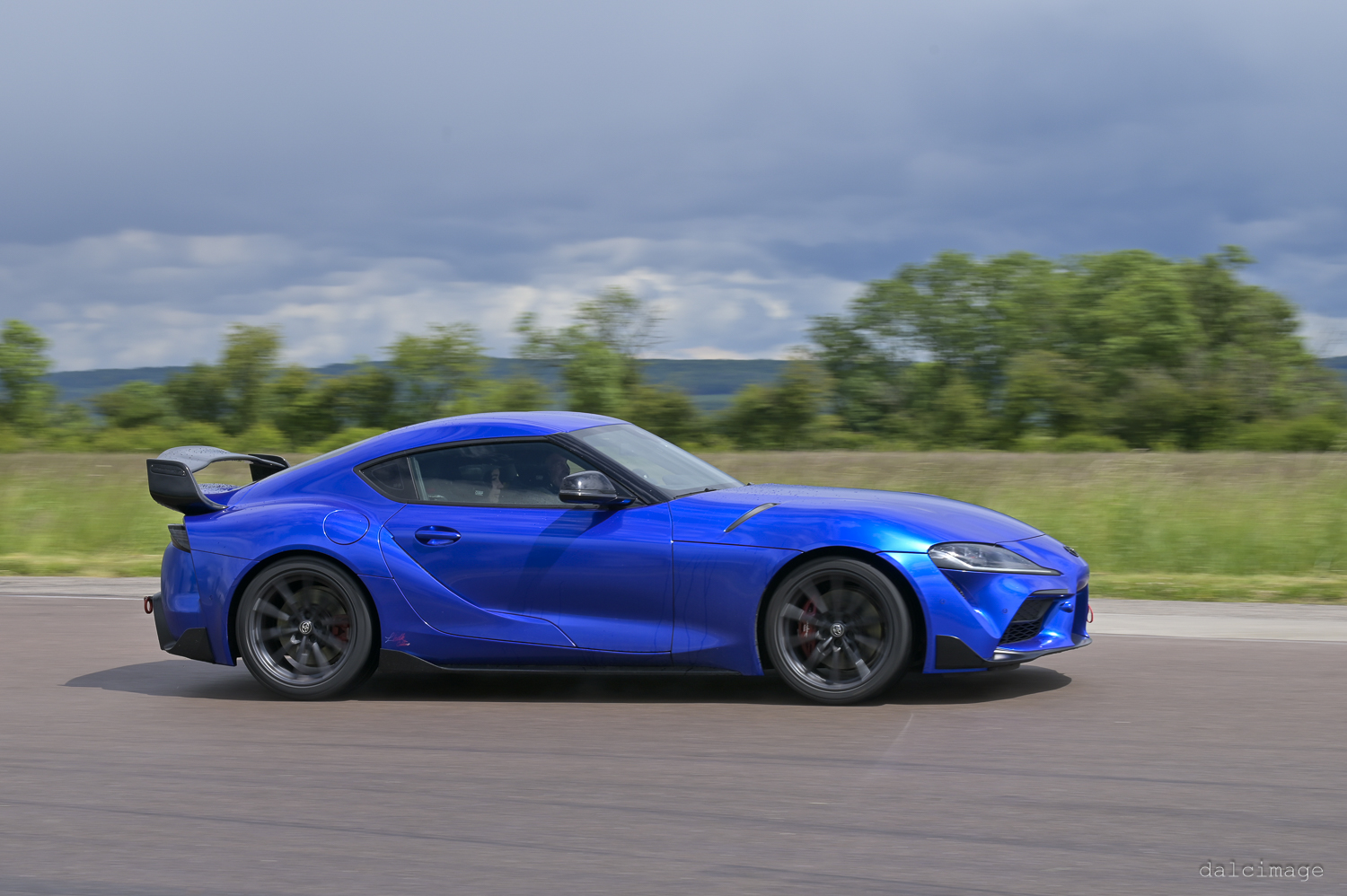 Voiture sur le circuit de pouilly - asaav.ch