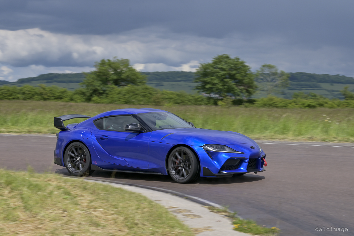 Voiture sur le circuit de pouilly - asaav.ch