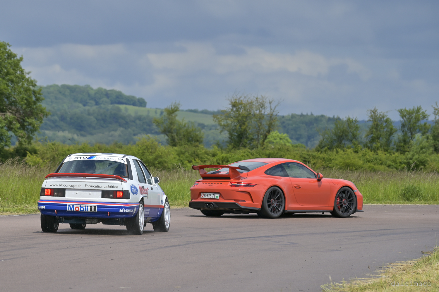 Voiture sur le circuit de pouilly - asaav.ch