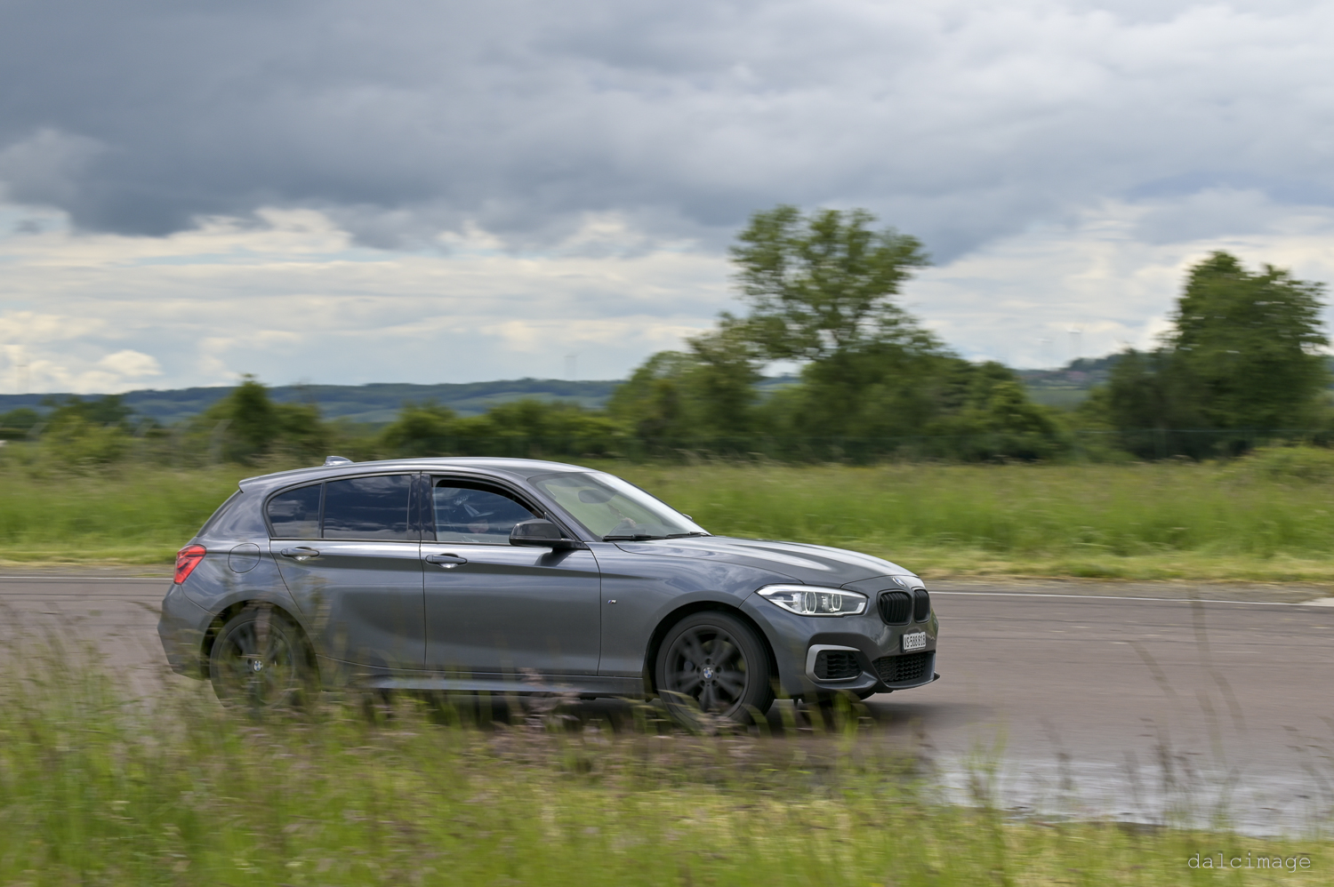 Voiture sur le circuit de pouilly - asaav.ch