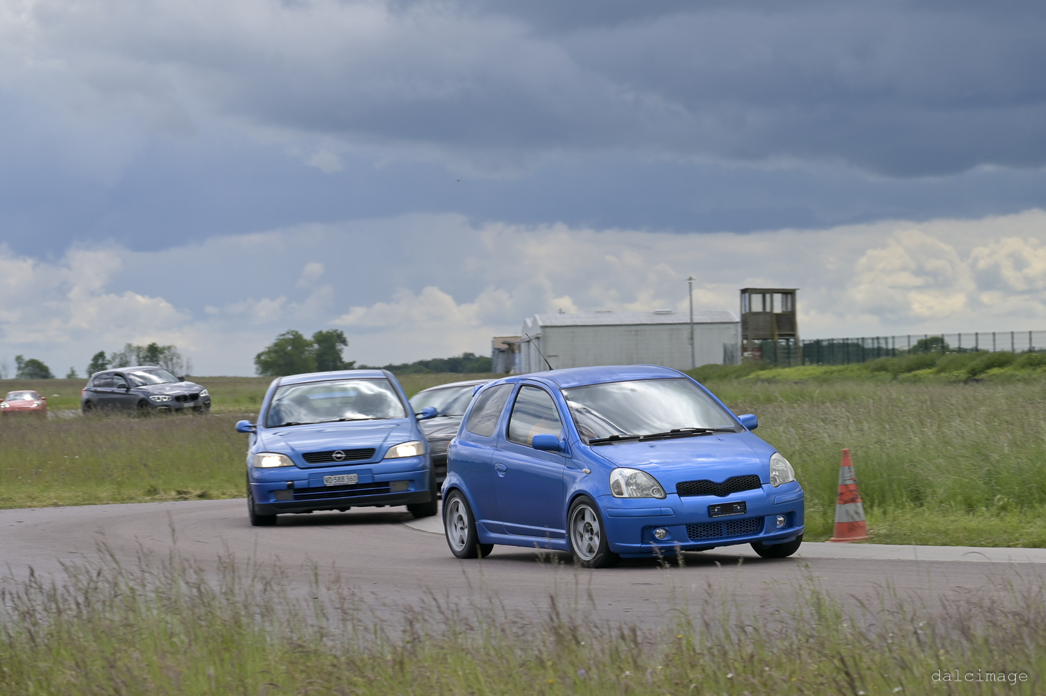 Voiture sur le circuit de pouilly - asaav.ch