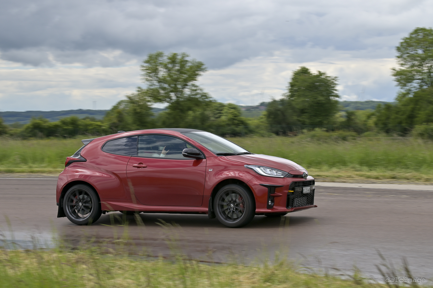Voiture sur le circuit de pouilly - asaav.ch