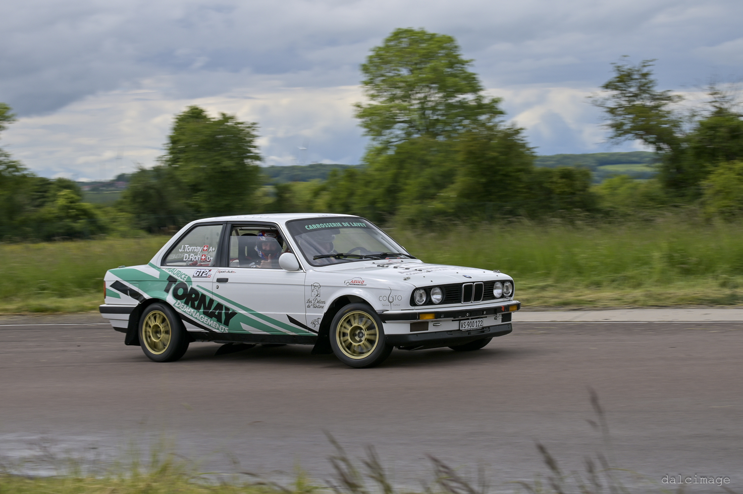 Voiture sur le circuit de pouilly - asaav.ch