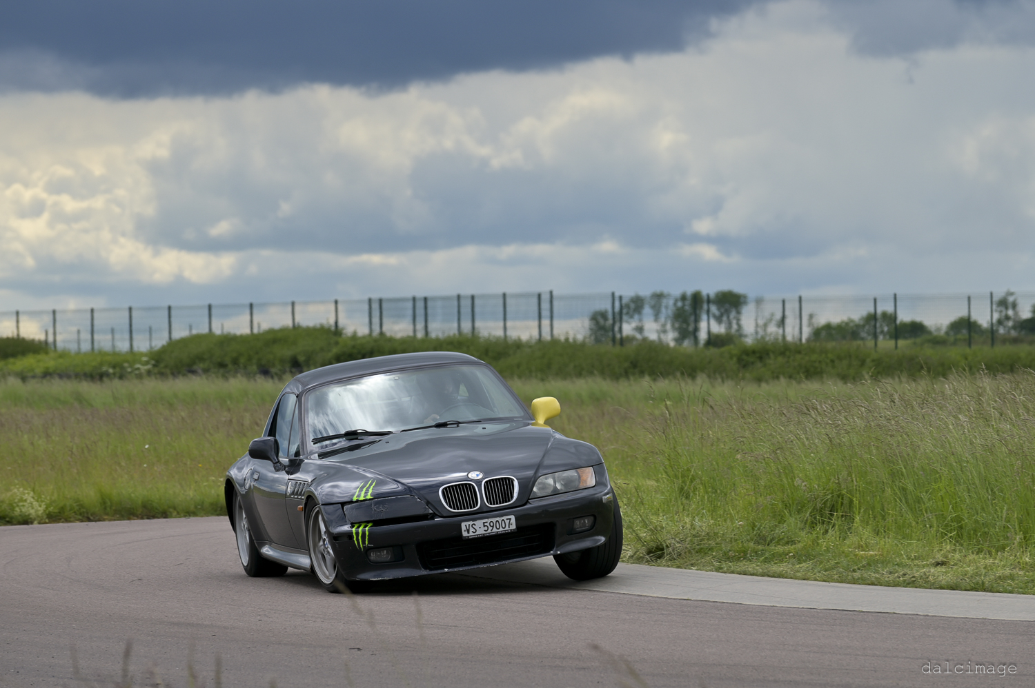 Voiture sur le circuit de pouilly - asaav.ch