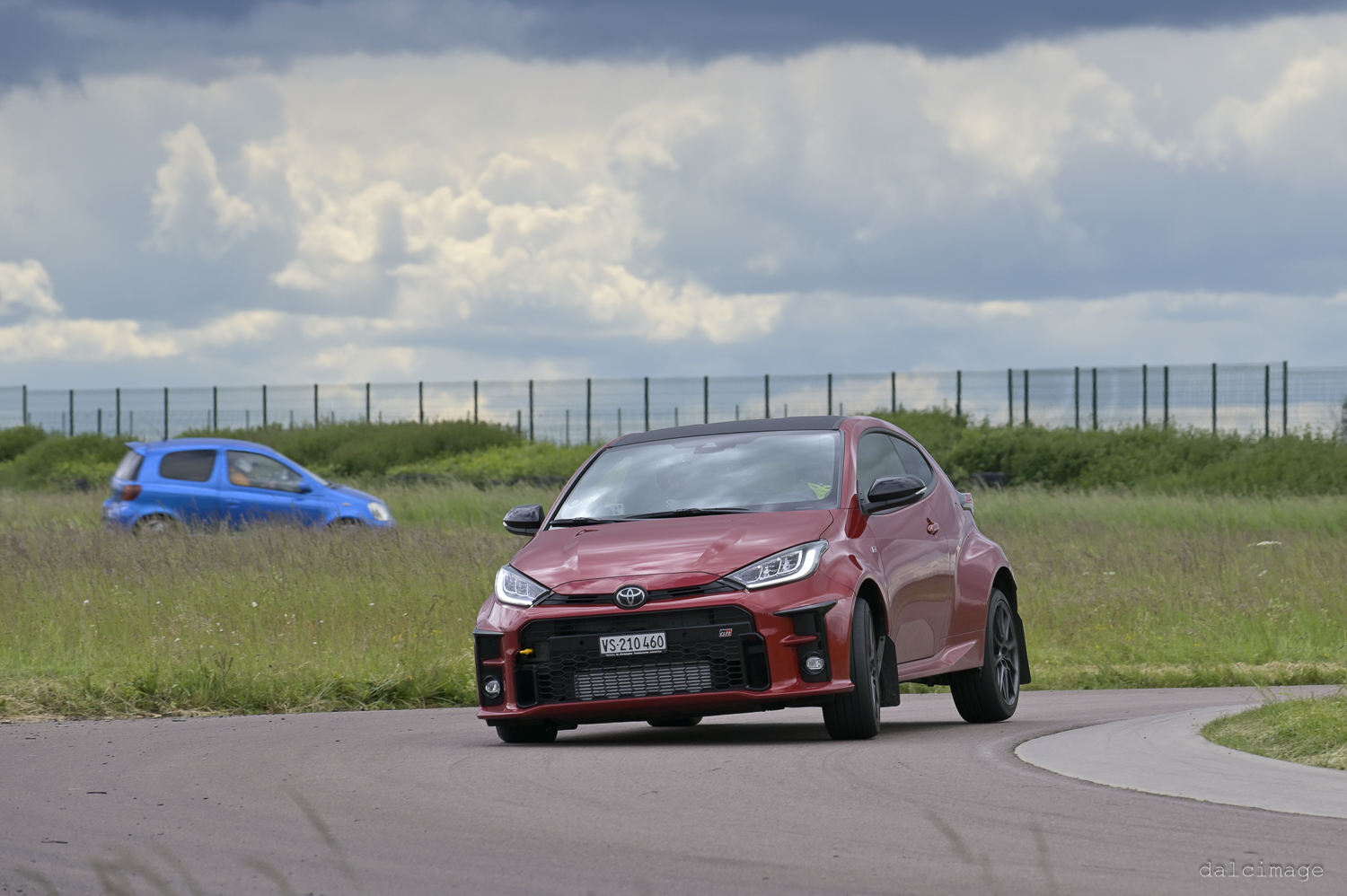 Voiture sur le circuit de pouilly - asaav.ch