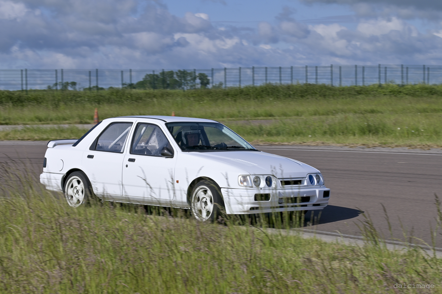 Voiture sur le circuit de pouilly - asaav.ch