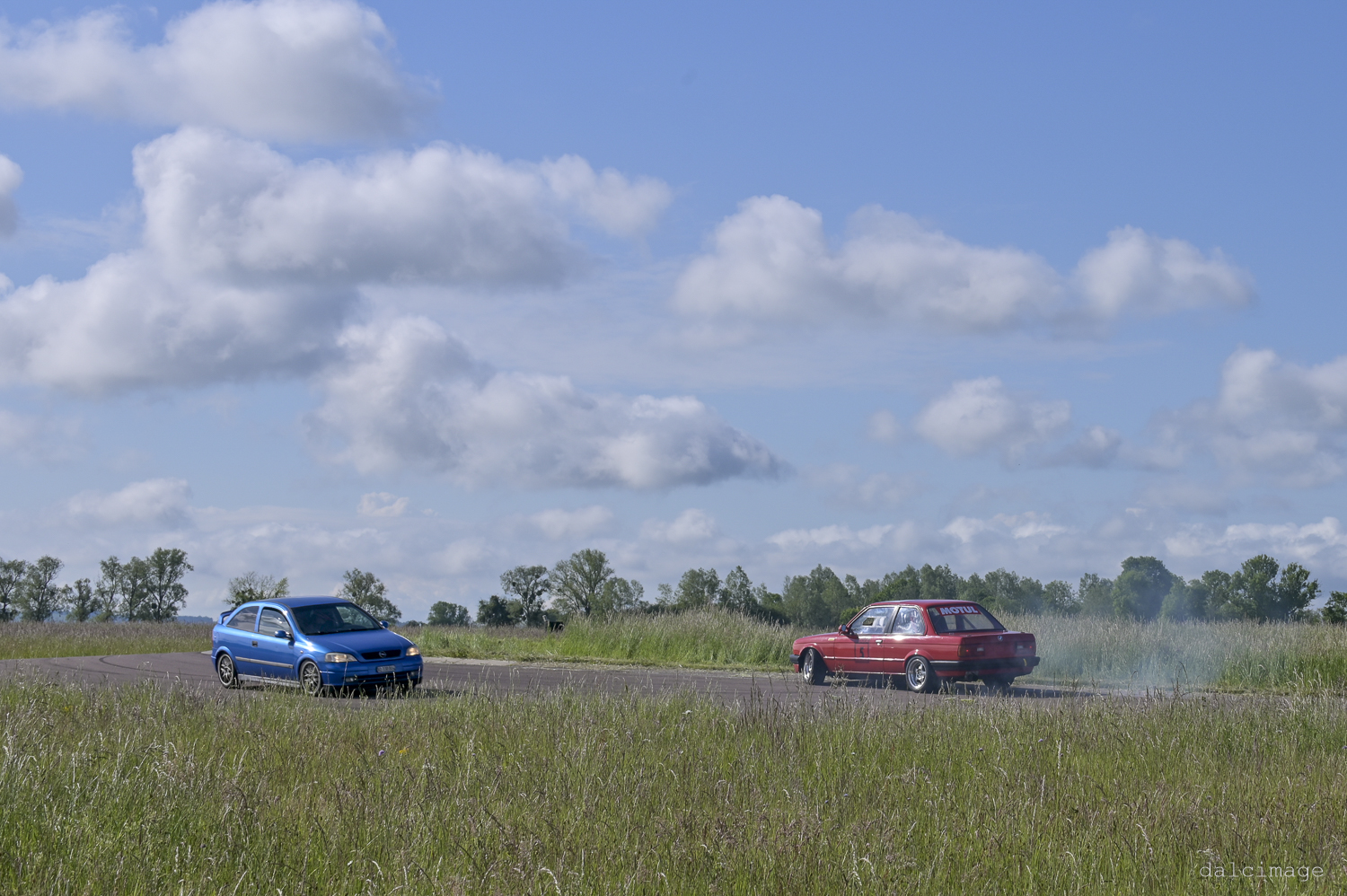 Voiture sur le circuit de pouilly - asaav.ch