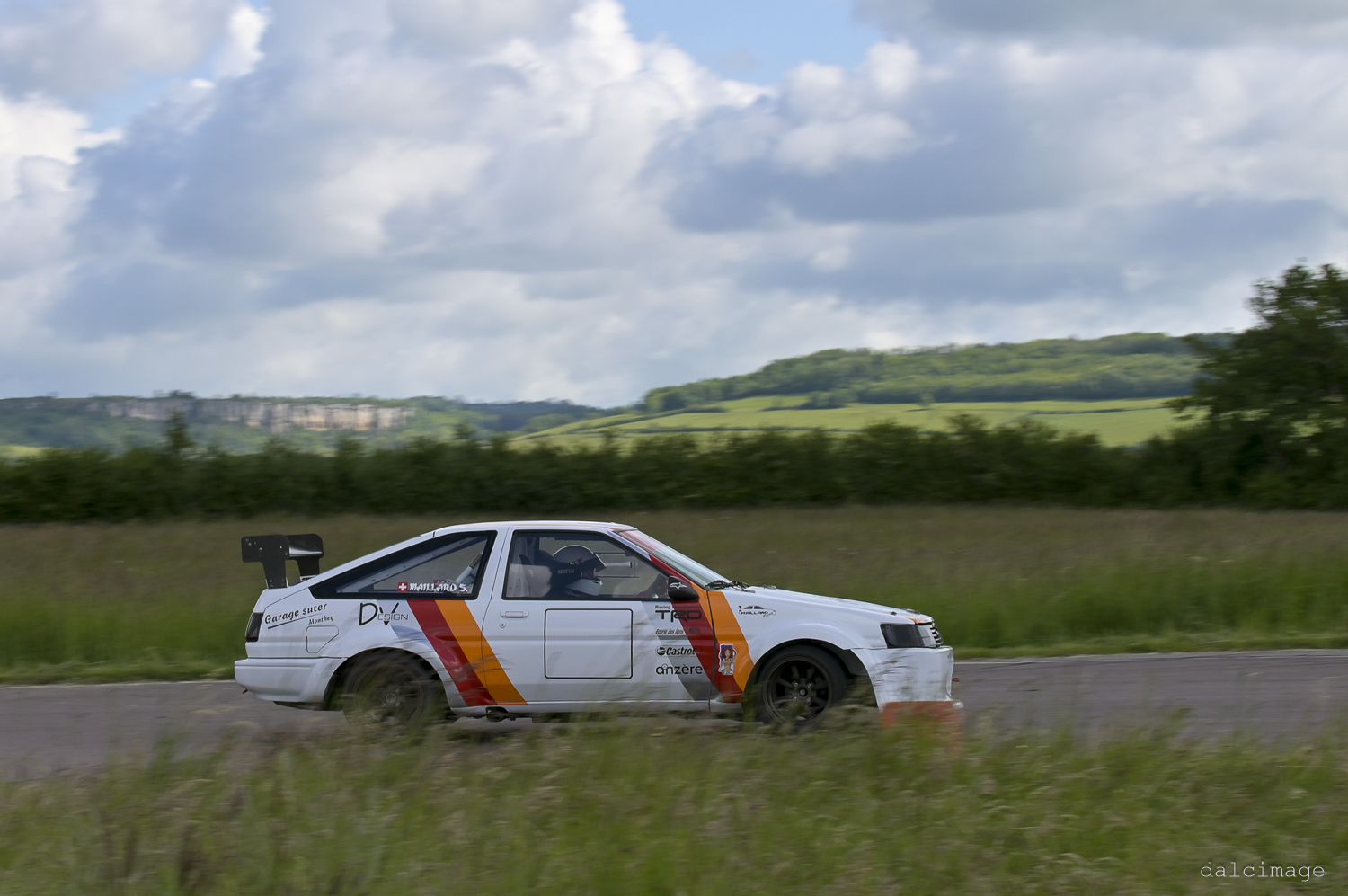 Voiture sur le circuit de pouilly - asaav.ch
