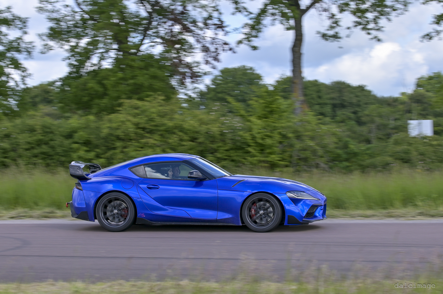 Voiture sur le circuit de pouilly - asaav.ch