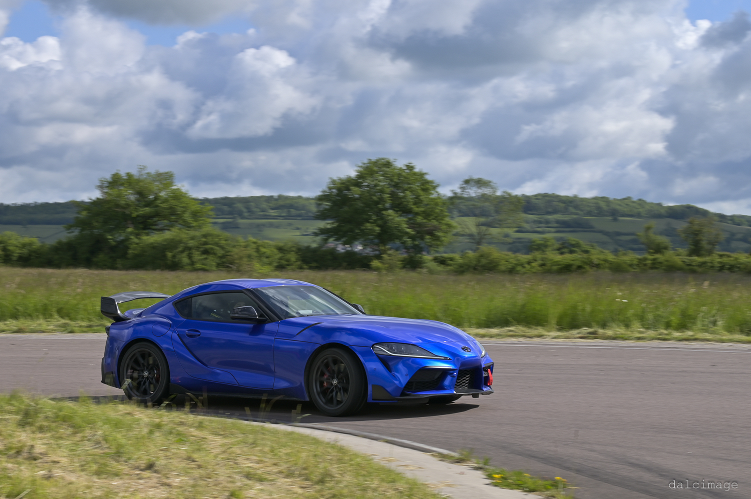Voiture sur le circuit de pouilly - asaav.ch
