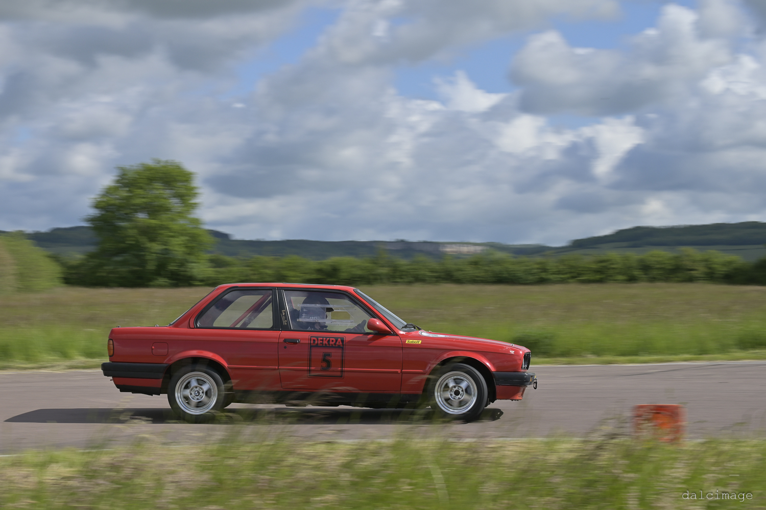 Voiture sur le circuit de pouilly - asaav.ch