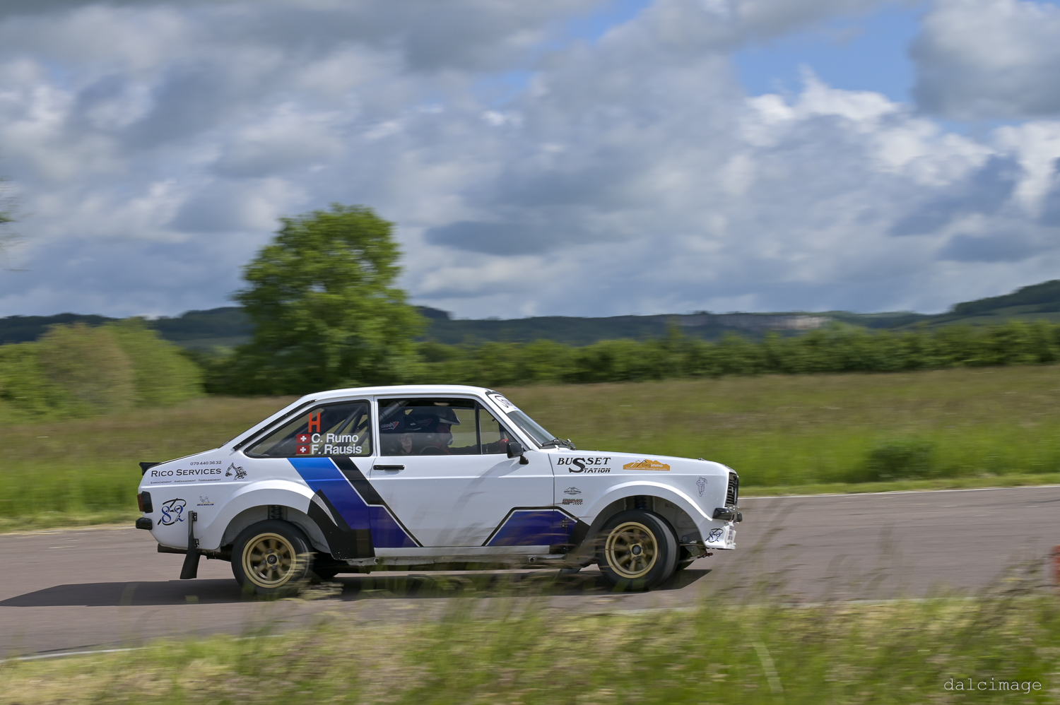 Voiture sur le circuit de pouilly - asaav.ch