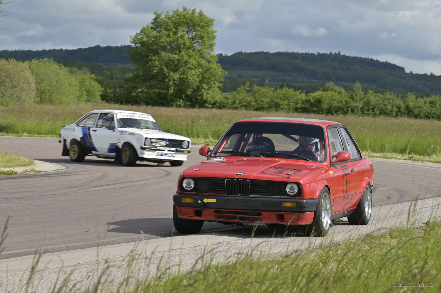 Voiture sur le circuit de pouilly - asaav.ch