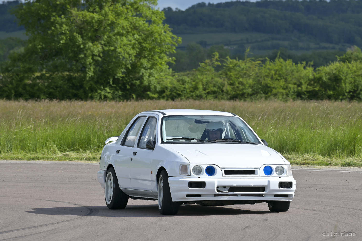 Voiture sur le circuit de pouilly - asaav.ch