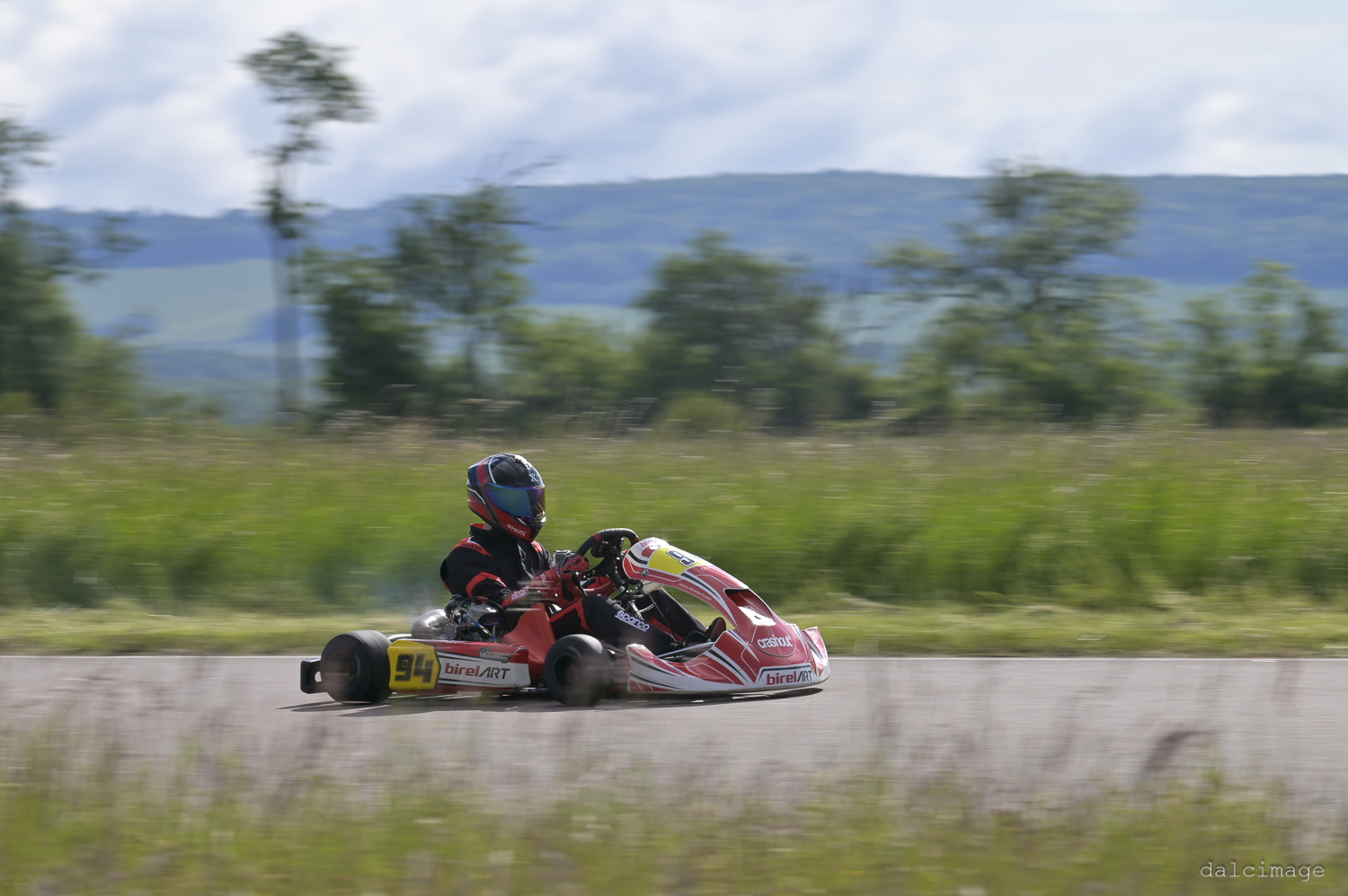 Voiture sur le circuit de pouilly - asaav.ch