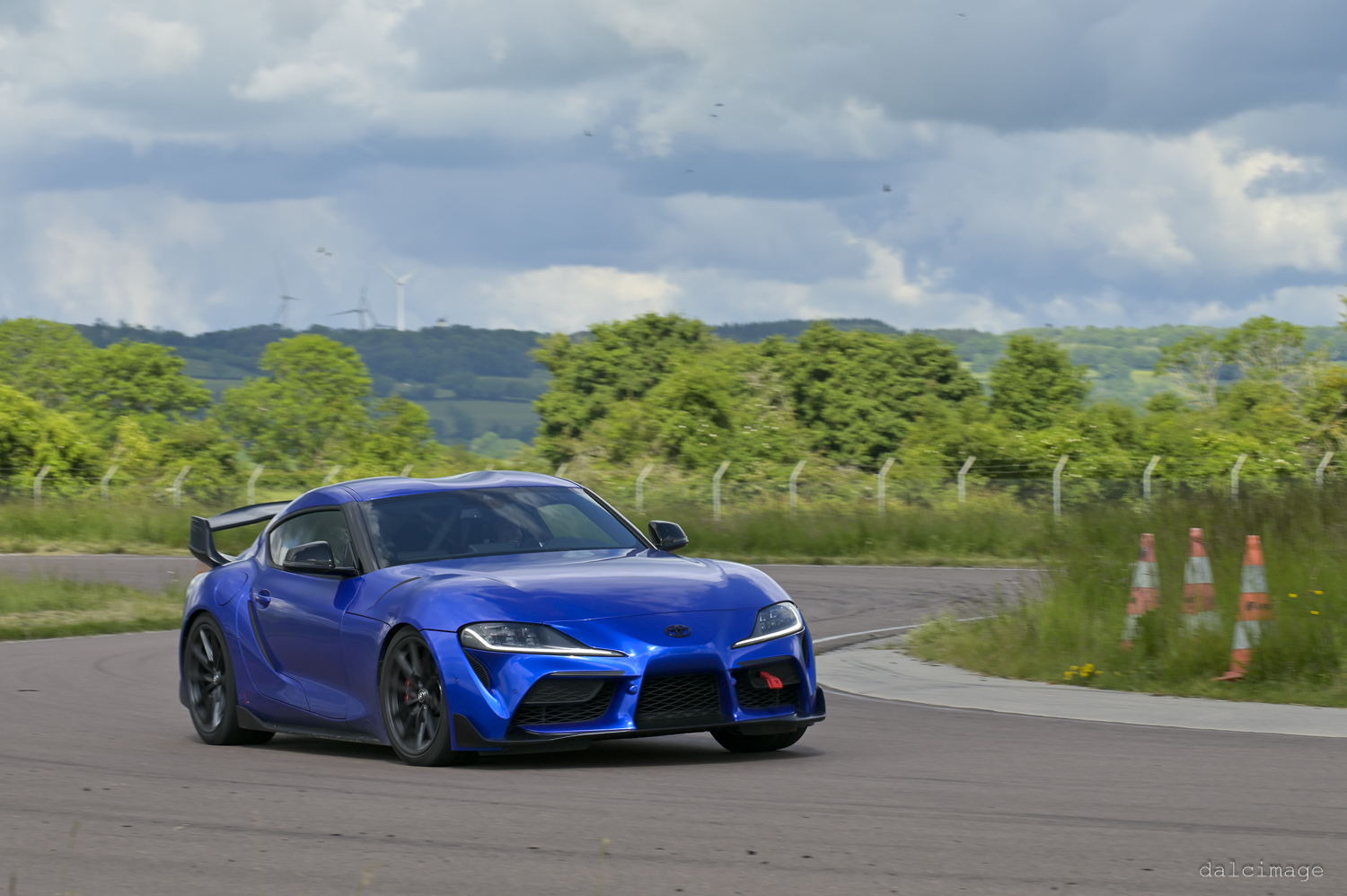 Voiture sur le circuit de pouilly - asaav.ch
