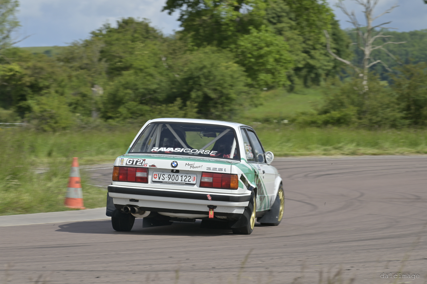 Voiture sur le circuit de pouilly - asaav.ch