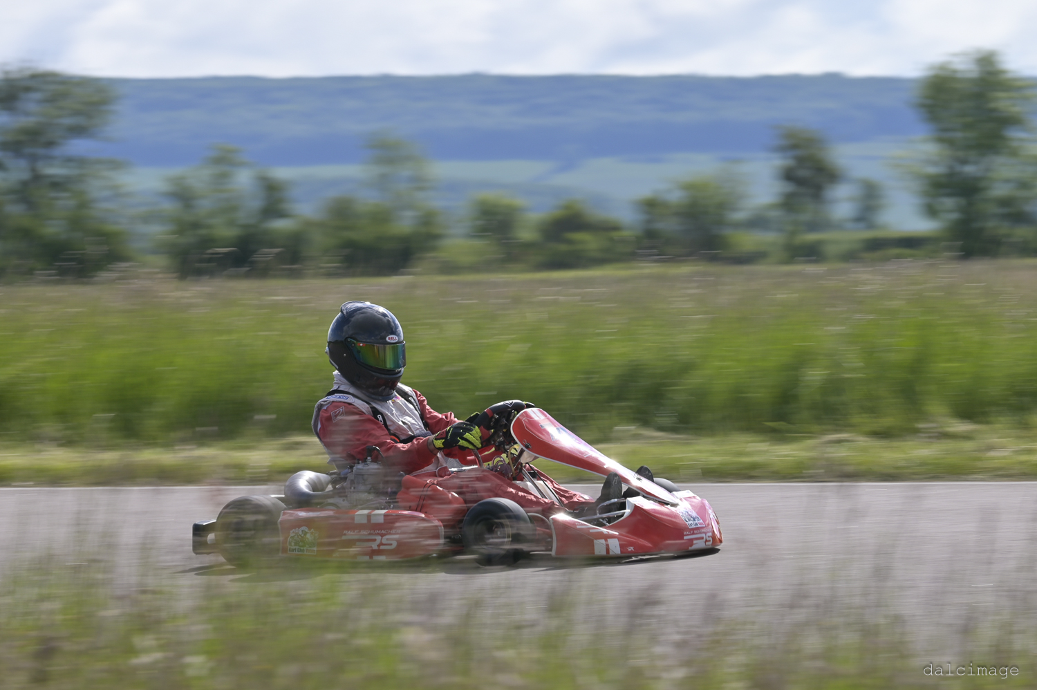 Voiture sur le circuit de pouilly - asaav.ch