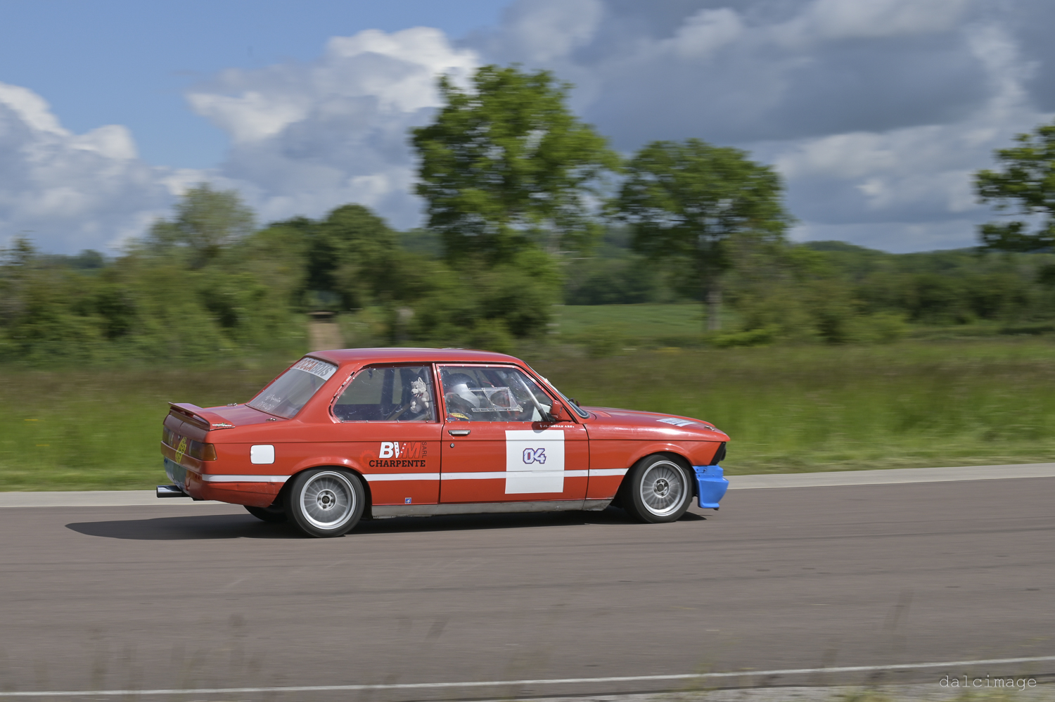 Voiture sur le circuit de pouilly - asaav.ch
