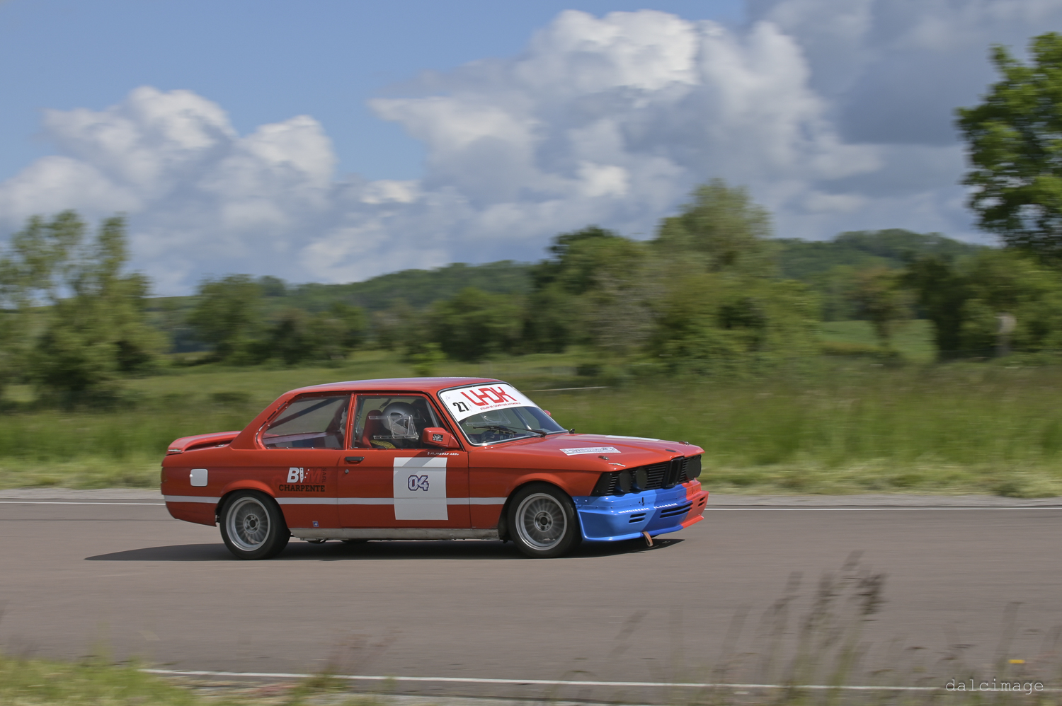 Voiture sur le circuit de pouilly - asaav.ch