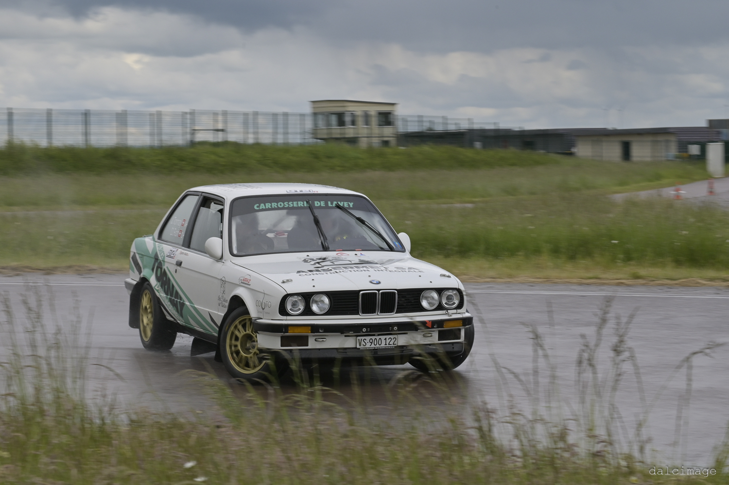 Voiture sur le circuit de pouilly - asaav.ch
