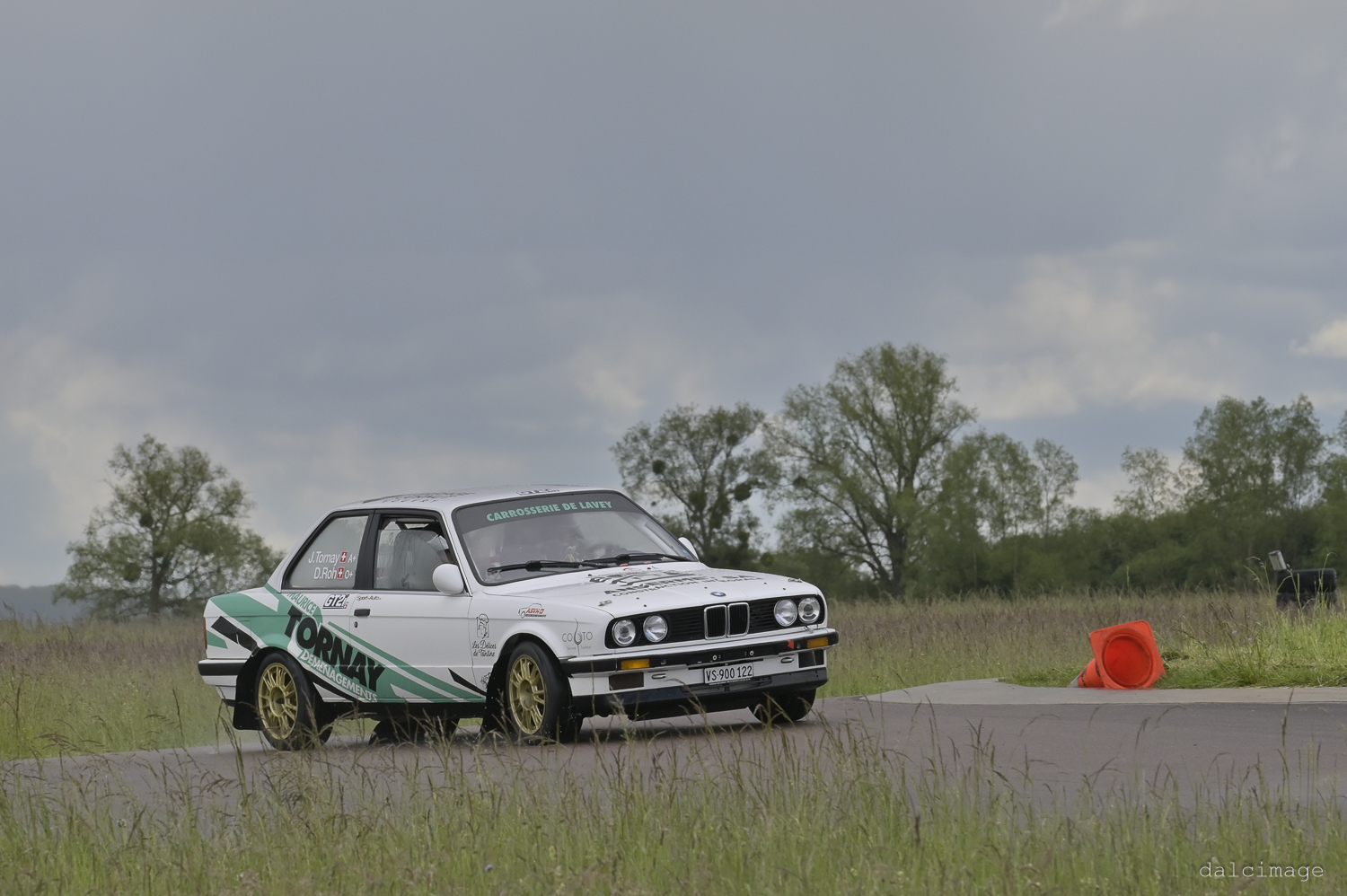 Voiture sur le circuit de pouilly - asaav.ch